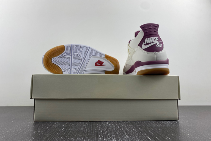 sb x jordan 4 “sapphire” dr5415-102