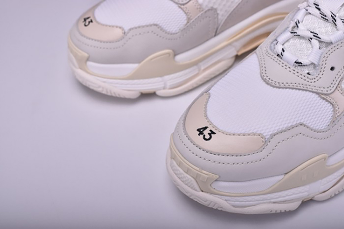 Ba*len*cia*ga 17fw triple s
